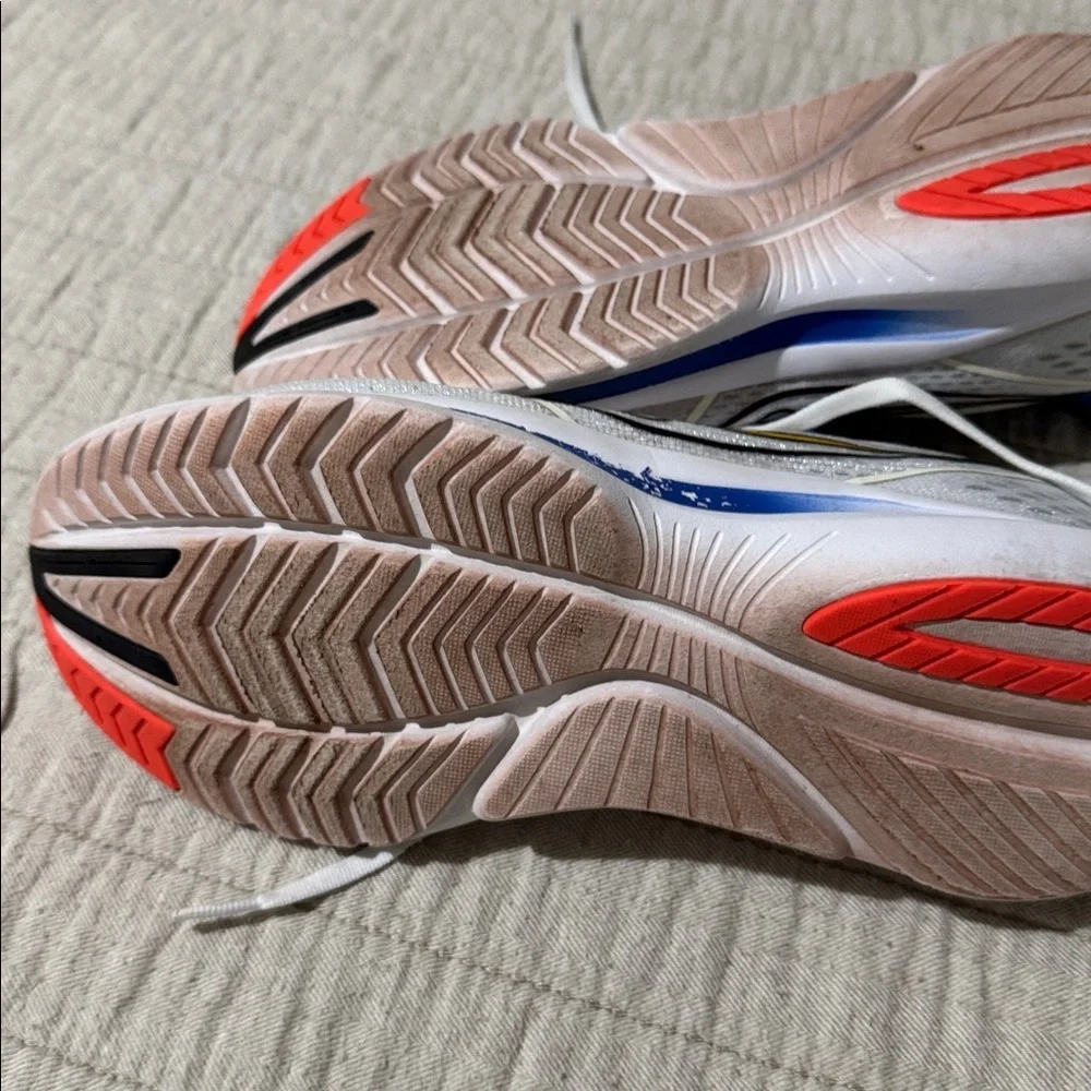 Saucony Kinvara 13 White and Blue Athletic Sneakers Men’s 8.5